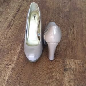 Mossimo heels NWOT
